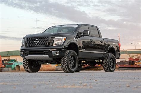 Rough Country 6in Nissan Suspension Lift Kit 2017 Titan 4wd