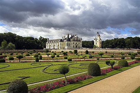 Chateau de Chenonceau gardens; a stunning chateau surrounded by ...