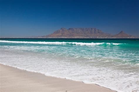 Cape Town - Bloubergstrand beach