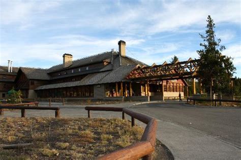 Hotel exterior - Picture of Old Faithful Snow Lodge and Cabins ...