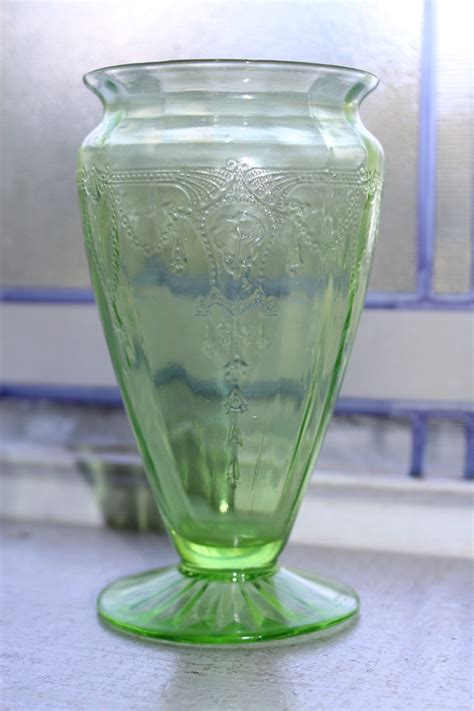 Green Depression Glass Vase 5 7/8 Cameo Ballerina Vintage 1930s