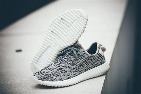 Kanye West’s “Yeezy” Sneakers To Get a Revamp - eXtravaganzi