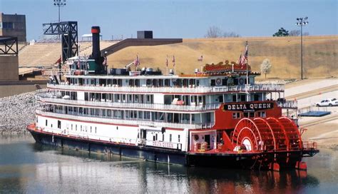 Riverboat enthusiasts try to save Delta Queen | FOX 2