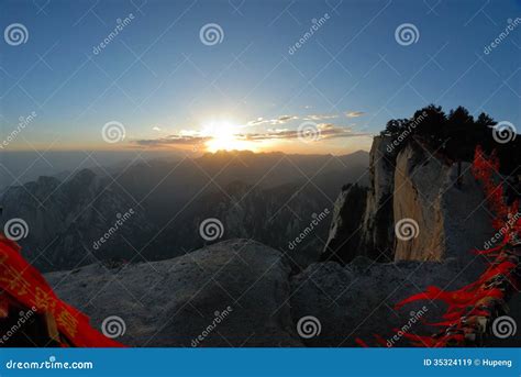 Huashan Mountain at Sunrise Stock Image - Image of cloud, blue: 35324119