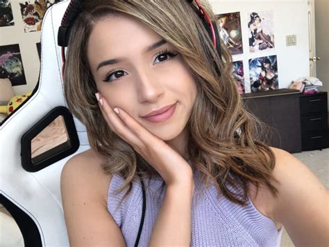 What Plastic Surgery has Pokimane gotten? Nose Job, Body Measurements ...