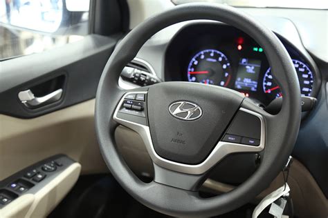 Saleh Group For Cars - HYUNDAI ACCENT Smart 1.4L 2023