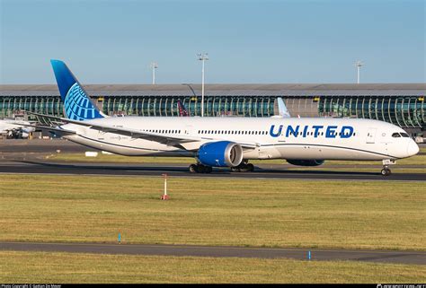 United Airlines Boeing 787-10 Dreamliner N12010 at Brussels-National ...