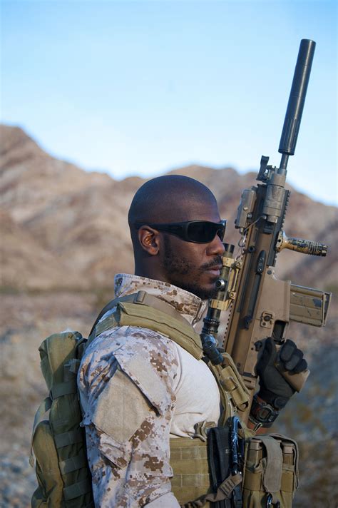 US Navy SEAL with his SCAR-H [1280x1924] : r/MilitaryPorn