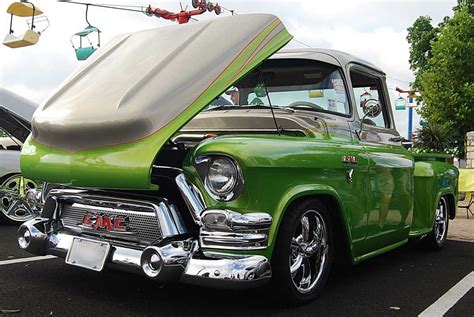 Pretty & Powerful 55 GMC Pickup - CMW Trucks