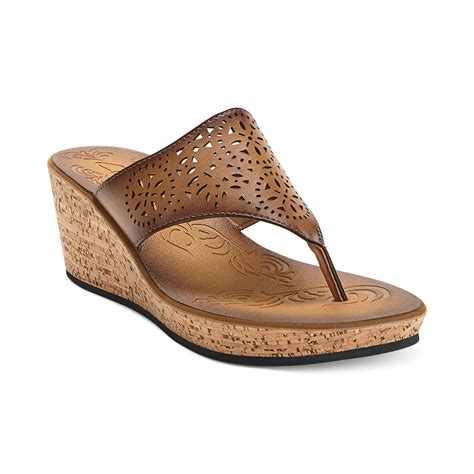 Clarks Mimmey Charm Platform Wedge Thong Sandals in Brown | Lyst