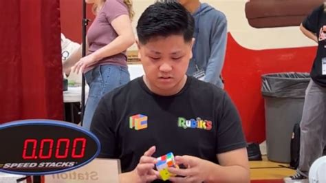 21-Year-Old Makes Guinness World Record for solving Rubik's Cube In 3. ...