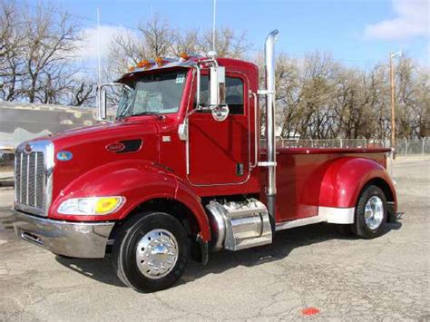 Peterbilt 335 - Photos, News, Reviews, Specs, Car listings