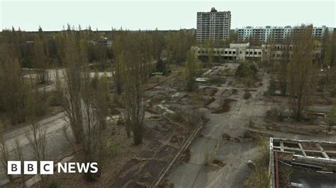 Inside Chernobyl 'ghost town' Pripyat evacuated 30 years ago - BBC News