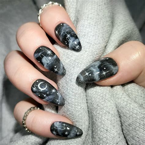 9 Witchy Nail Designs You Can Buy as Press-Ons on Etsy | Slashed Beauty