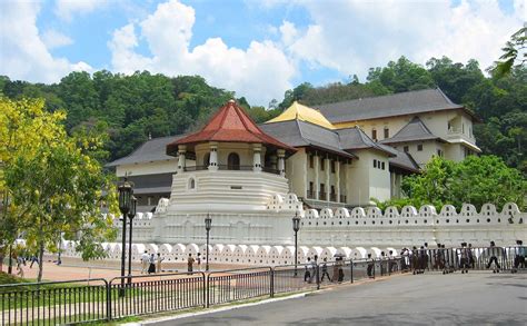 Kandy | Sacred City, Temple of Tooth, Kandyan Kingdom | Britannica