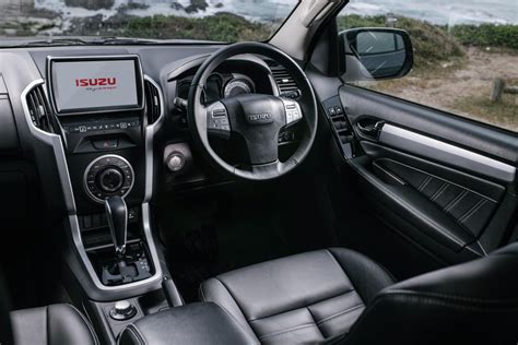 Isuzu MU-X (2018) Specs & Price - Cars.co.za