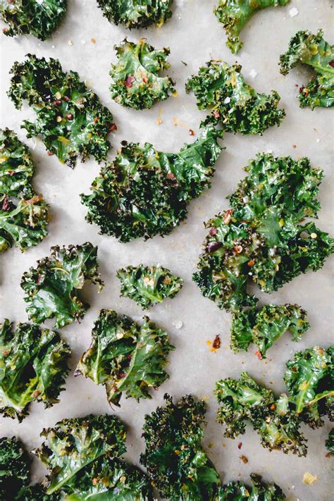 Crispy Kale Chips with Nutritional Yeast | The Real Food Geek