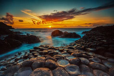 Giants Causeway sunset, N Ireland | Wonders of the world, Ireland ...