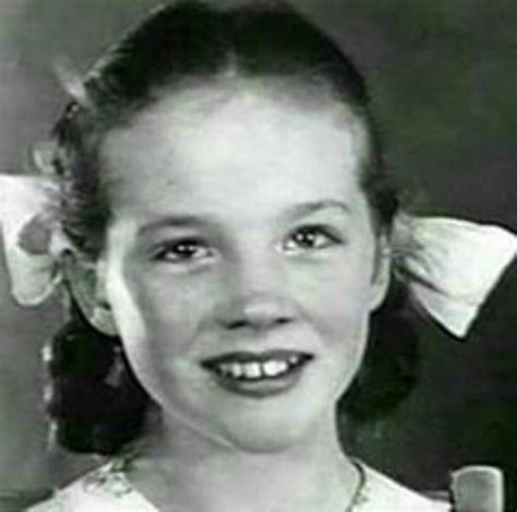 Eleven year old Julie Andrews, singing on stage at the George Hotel ...