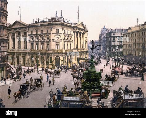 Piccadilly Circus, London, England 1890 Stock Photo - Alamy