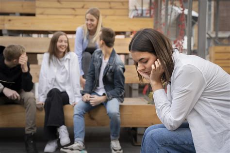 Managing Social Phobia: Causes and Treatment Options - Stayhale