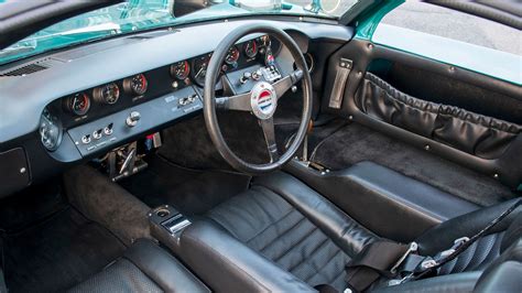 Interior Ford GT40 MkI 1966 - Auto-Retro-Passion.ro