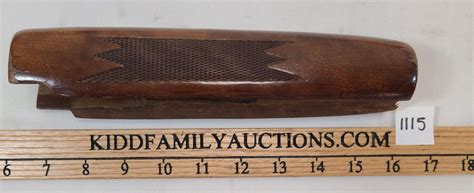 MOSSBERG 500 WOOD FOREND - 9 INCHES - Kidd Family Auctions