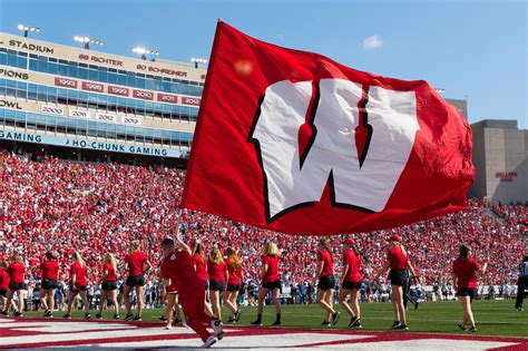 Wisconsin Badgers football recruiting: UW in on speedy 2022 4-star ATH ...