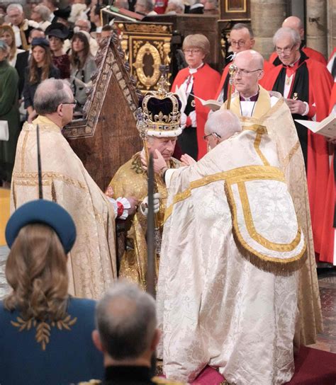 King Charles coronation moments: Royal family at ceremony, procession