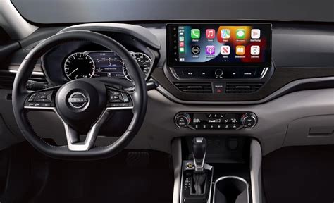 2023 Nissan Altima Interior | Melloy Nissan