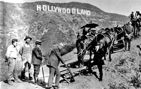 Hollywood Sign History: 8 Surprising Facts