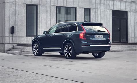 2023 Volvo XC90 Review, Pricing, and Specs