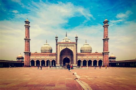 10 Mosques In India That Exhibit The Medieval Architecture