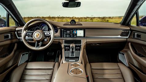 Porsche Panamera Interior Layout & Technology | Top Gear