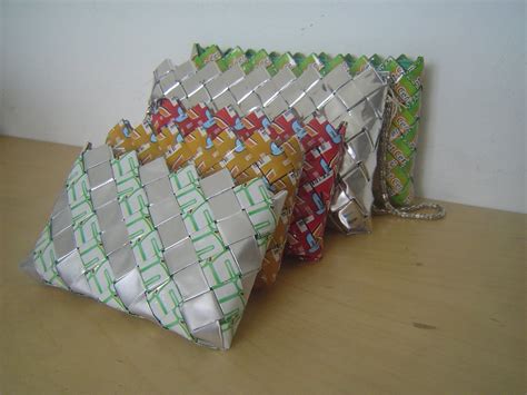 Zeleny Craft: Recycled Purse | Recycled purse, Recycled plastic bags ...