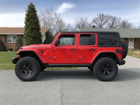 Cooper-STT-Pro-37inch-Tires-Jeep-Side | jeepfan.com