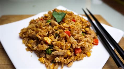 EASY CHINESE CHICKEN FRIED RICE RECIPE || RESTAURANT STYLE CHINESE ...