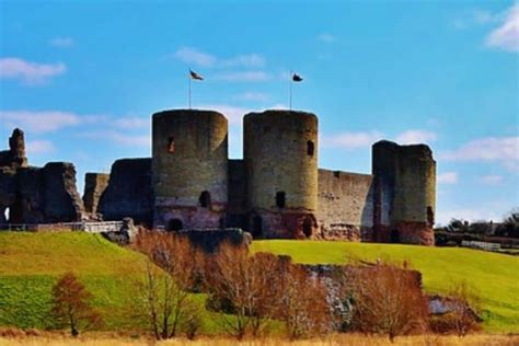 RHUDDLAN CASTLE - Castle Tourist