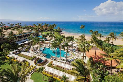 Four Seasons Maui: a classical Hawaiian palace resort