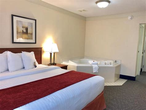 Best 21 Grand Rapids Hotels with HOT TUB in Room ️ 2024