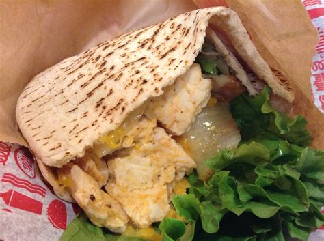 jack in the box chicken fajita pita ingredients