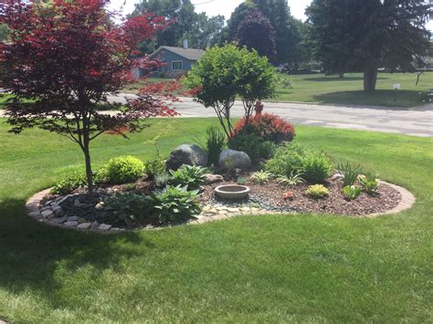 #landscaping in 2020 | Landscaping around trees, Small front yard ...