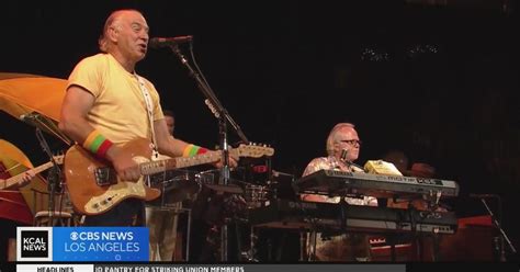 Parrotheads pay respects to music icon Jimmy Buffett - CBS Los Angeles