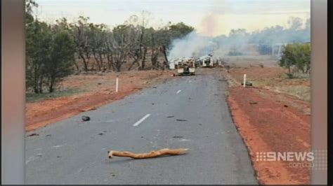 Massive truck explosion injuries 8, closes Qld highway - ABC News