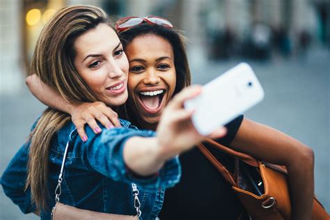 Millennials are being called 'Generation Selfie' because of one crazy ...