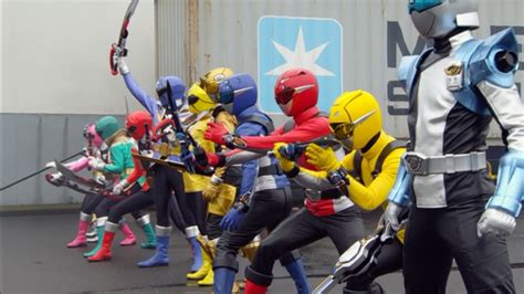 My Shiny Toy Robots: Movie REVIEW: Tokumei Sentai Go-Busters vs. Gokaiger