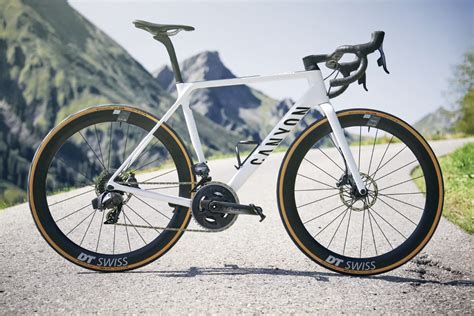 The new 2021 Canyon Ultimate road bike offers pure climbing speed ...