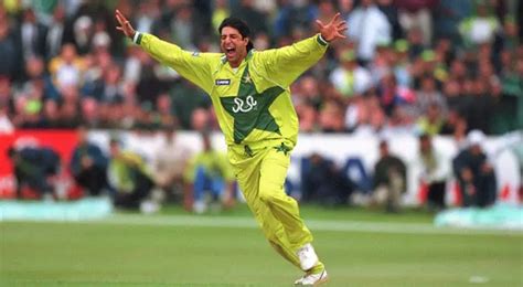 Top 10 Greatest Cricket Bowlers of All Time | Sportshubnet