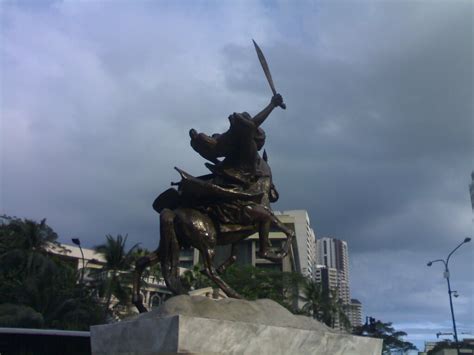 Gabriela Silang | Gabriela Silang bronze statue at Ayala Ave… | Flickr