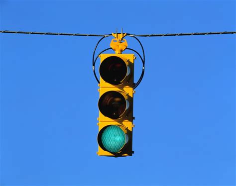 Traffic Lights Need a Fourth Color, Study Says: Here's Why